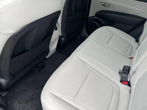 Certified 2025 Hyundai Tucson SEL AWD/4WD image 12
