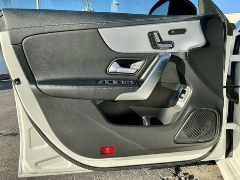 Used 2020 Mercedes-Benz CLA 250 image 40
