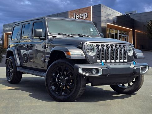 Used 2022 Jeep Wrangler Unlimited Sahara AWD/4WD image 1