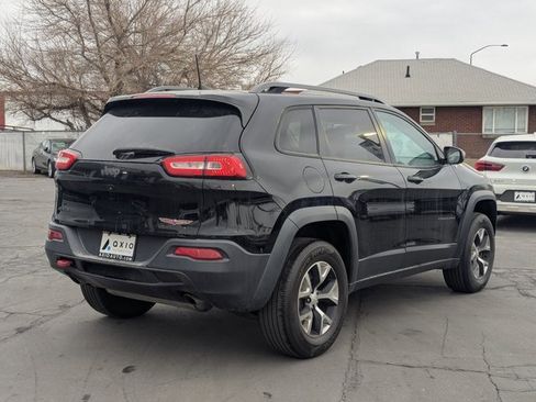 Used 2018 Jeep Cherokee Trailhawk w/ Comfort & Convenience Group image 3