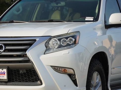 Used 2014 Lexus GX 460 w/ Premium Package AWD/4WD image 4