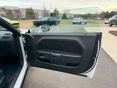 Used 2011 Dodge Challenger R/T image 23