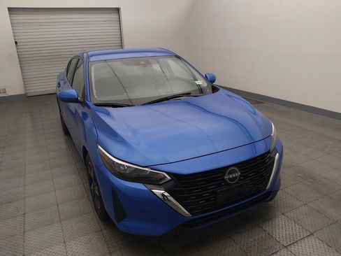 Used 2025 Nissan Sentra SV FWD image 14