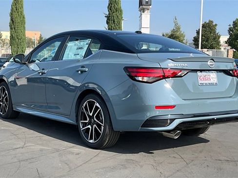 New 2025 Nissan Sentra SR image 3