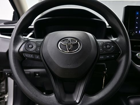 Used 2025 Toyota Corolla LE FWD image 21