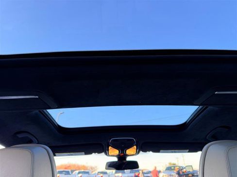 Used 2018 BMW 750i image 32