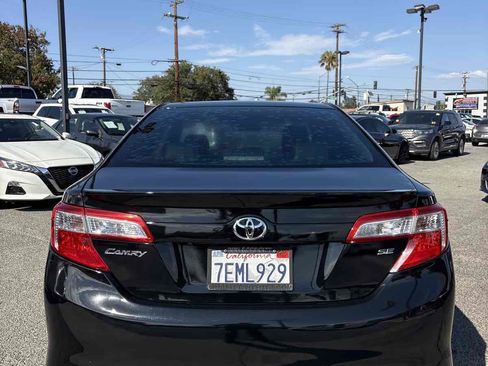 Used 2014 Toyota Camry SE FWD image 3