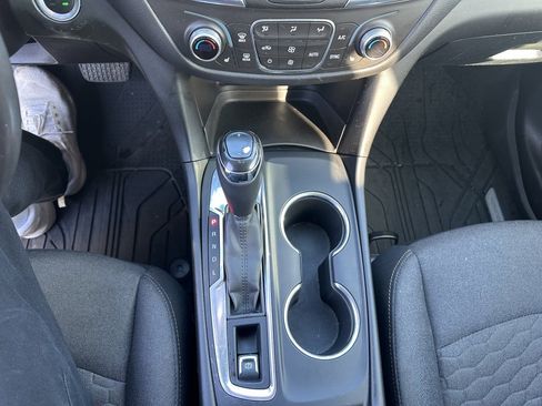 Used 2018 Chevrolet Equinox LT w/ Sun & Infotainment Package image 12