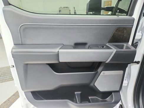 Used 2024 Ford F250 Lariat w/ Sport Appearance Package image 39