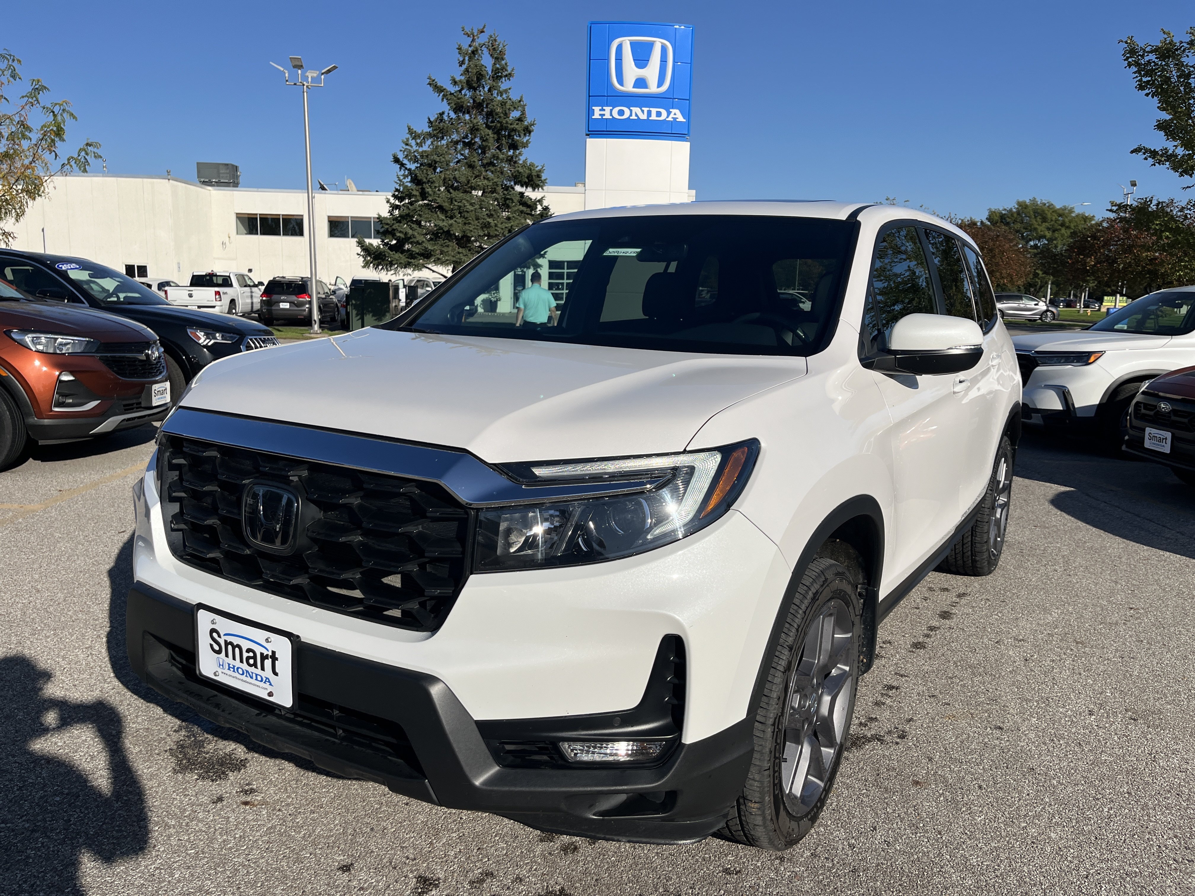 Used 2023 Honda Passport EX-L image 1