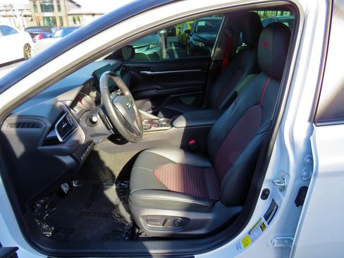 Used 2023 Toyota Camry XSE image 11