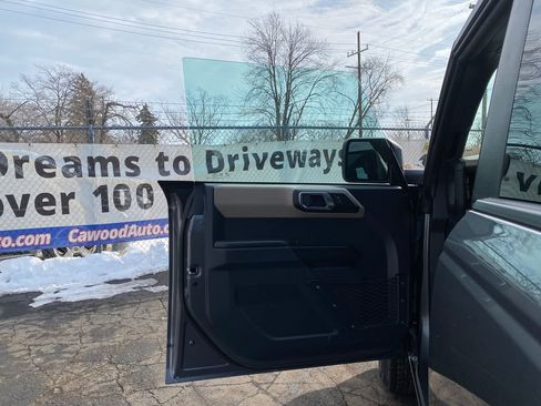 Used 2025 Ford Bronco Big Bend image 12