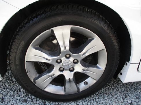 Used 2013 Toyota Sienna SE image 36