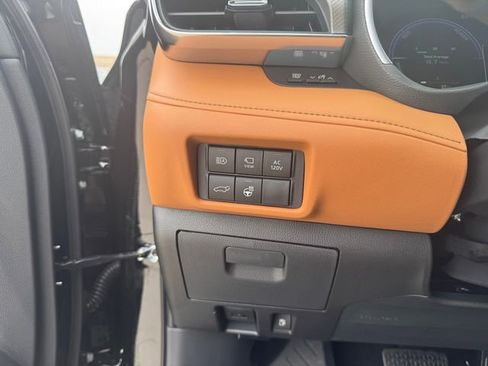 New 2026 Toyota Highlander Platinum AWD/4WD image 16