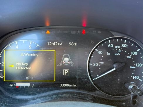 Used 2024 Nissan Kicks SV FWD image 12