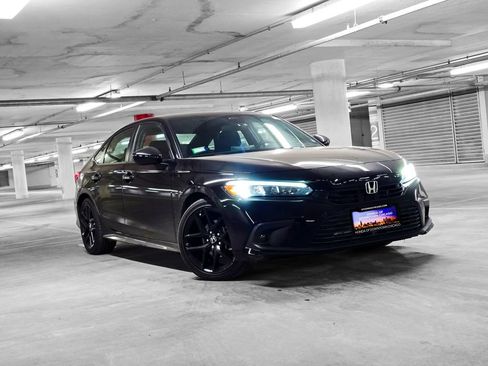 Used 2024 Honda Civic Sport image 4