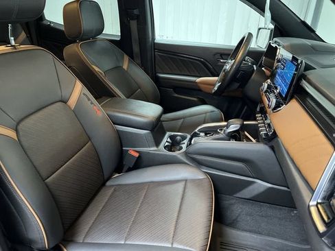 Certified 2023 GMC Canyon AT4 w/ AT4 Premium Package AWD/4WD image 28