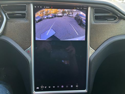 Used 2013 Tesla Model S Signature Performance image 21