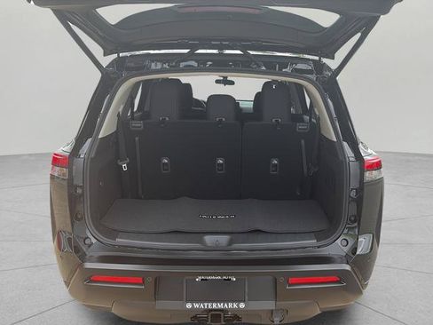 New 2026 Nissan Pathfinder SV w/ SV Premium Package FWD image 31