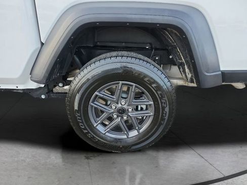 Used 2025 Jeep Gladiator Sport image 29
