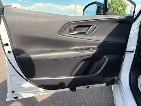 Used 2025 Toyota Prius Plug-In Hybrid FWD image 23