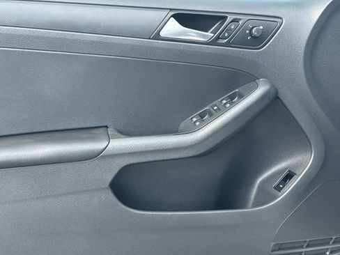 Used 2014 Volkswagen Jetta S image 17