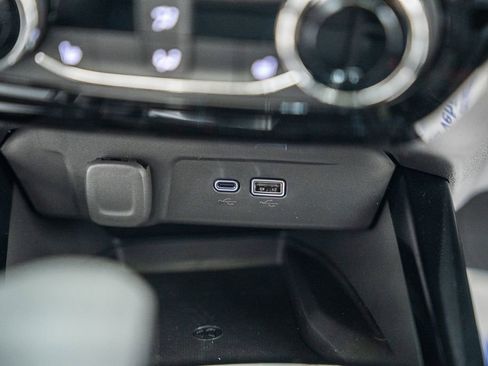 New 2026 Chevrolet Trax RS w/ Sunroof Package FWD image 25