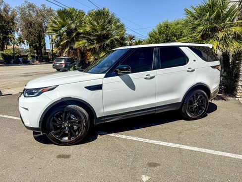 Used 2020 Land Rover Discovery HSE image 6