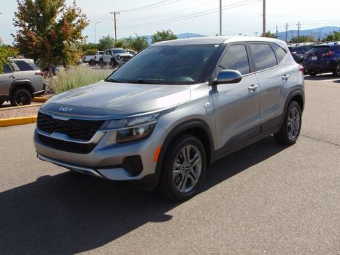 Used 2022 Kia Seltos LX AWD/4WD image 8
