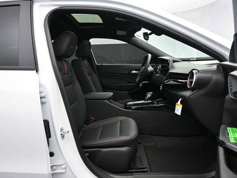 New 2026 Chevrolet Trax RS w/ Sunroof Package FWD image 35