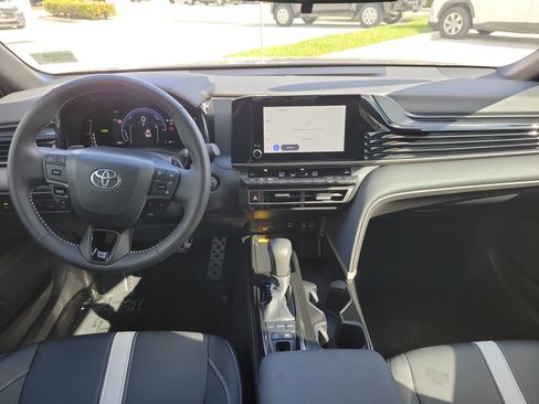 Used 2026 Toyota Camry SE FWD image 16
