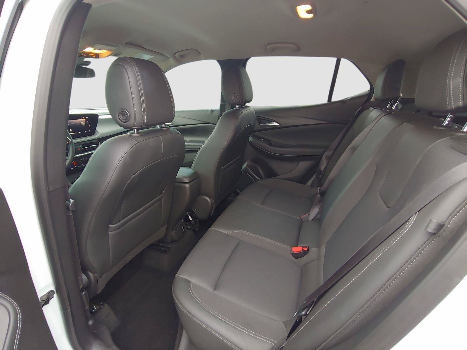 Used 2025 Buick Encore GX Preferred FWD image 25