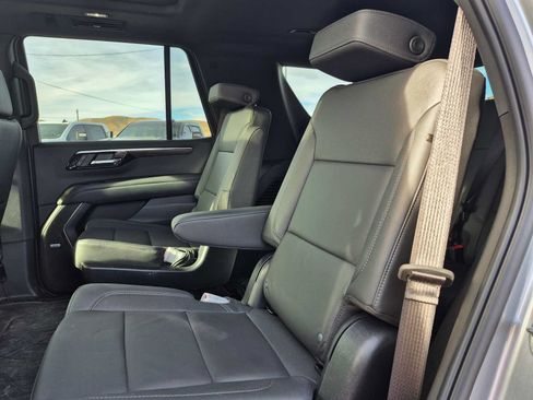 Used 2025 Chevrolet Tahoe Z71 w/ Z71 Off-Road Package AWD/4WD image 33