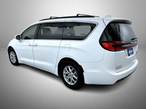Certified 2022 Chrysler Pacifica Touring-L FWD image 7