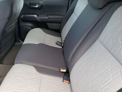 Used 2021 Toyota Tacoma TRD Off-Road image 29