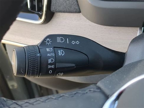 Certified 2026 Volvo XC90 B6 Plus w/ Protection Package Premier image 27