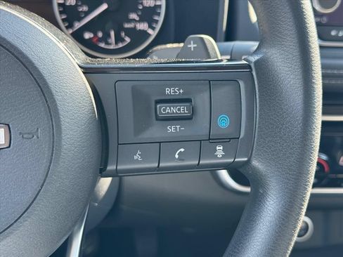 Certified 2022 Nissan Rogue SV AWD/4WD image 19