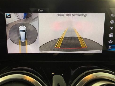 Used 2020 Mercedes-Benz GLB 250 GLB 250 image 25