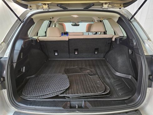 Used 2017 Subaru Outback 2.5i Premium image 14
