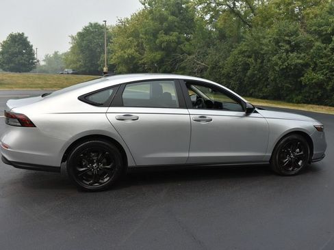 Used 2025 Honda Accord SE image 5