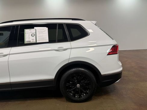Used 2018 Volkswagen Tiguan SE w/ Panoramic Sunroof Package AWD/4WD image 36