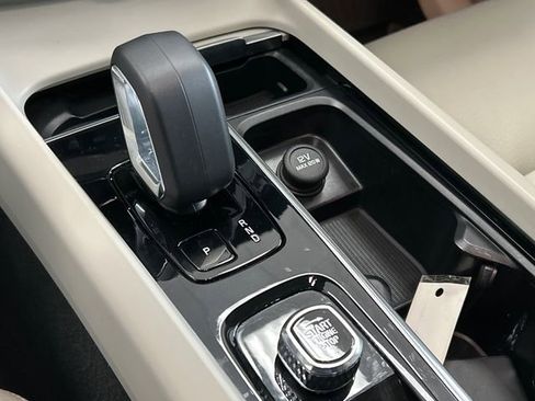 Certified 2023 Volvo XC60 B5 Core w/ Climate Package image 18