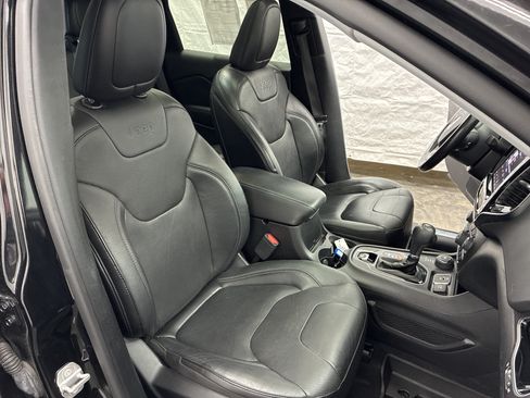 Used 2020 Jeep Cherokee Limited AWD/4WD image 14