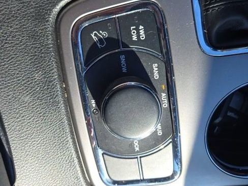 Used 2022 Jeep Grand Cherokee Limited image 14