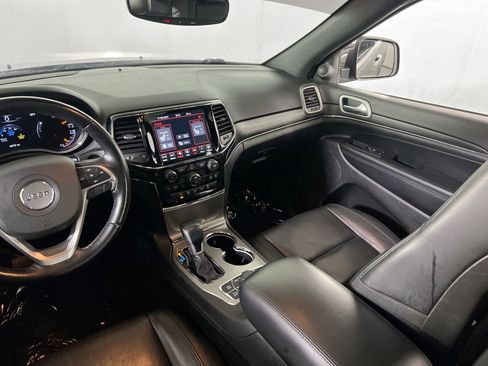 Used 2021 Jeep Grand Cherokee Limited image 24