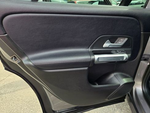 Used 2020 Mercedes-Benz GLB 250 4MATIC image 44