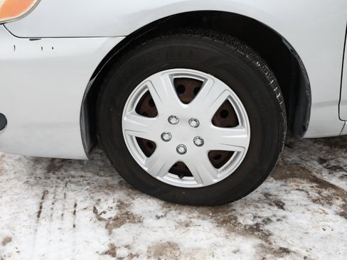 Used 2005 Toyota Corolla LE image 9