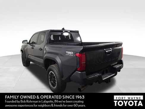 Used 2024 Toyota Tacoma TRD Off-Road image 9