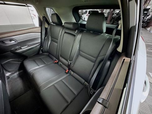 Used 2023 Nissan Rogue SV w/ SV Premium Package image 26