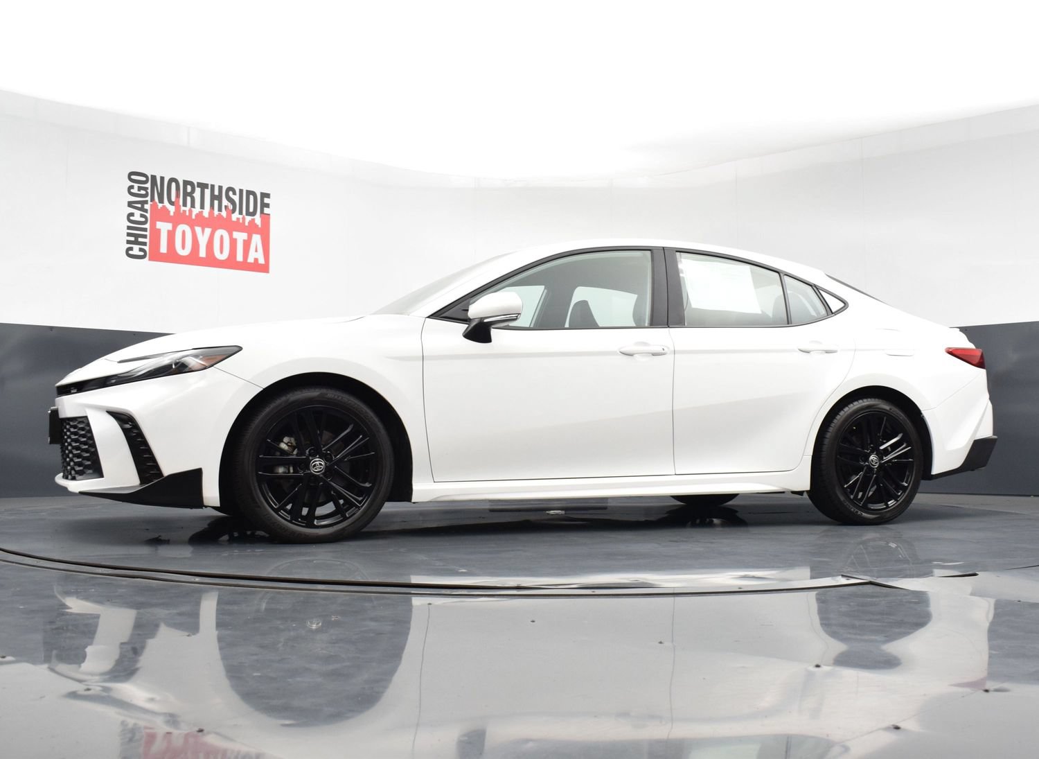 Used 2025 Toyota Camry SE FWD image 25